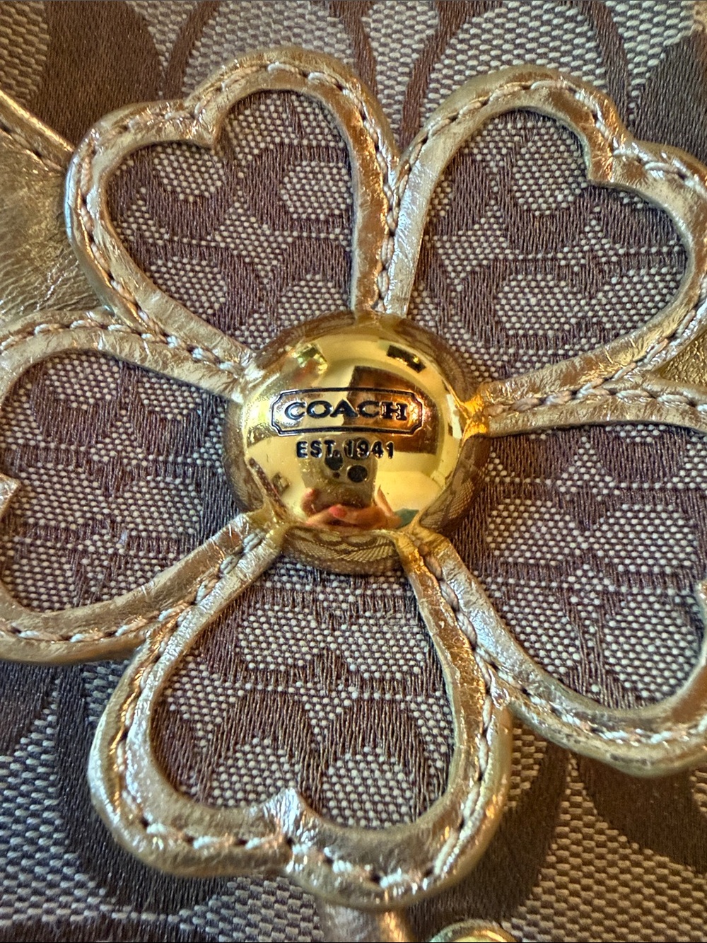 Coach Sherrie Metallic Kid Gold Floral Accent Sandals Size 10 M - Picture 2 of 7